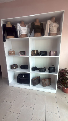 shitje-biznesi-dyqan-rrobash-ne-kamez-id-bshb181-tirane-big-0