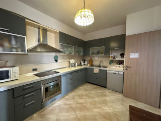 JEPET APARTAMENT 3+1 ME QERA PALLATET CABEJ