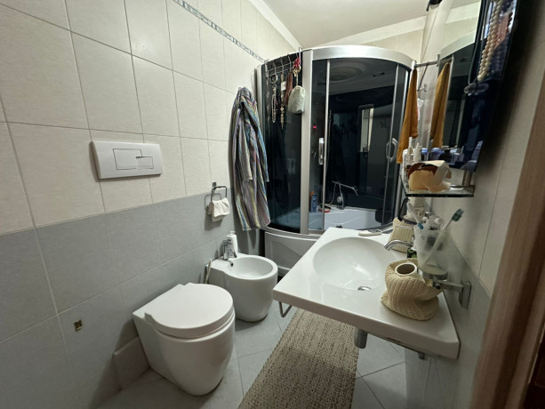 jepet-apartament-31-me-qera-pallatet-cabej-big-2