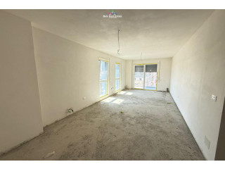 Apartament Per Shitje 2+1+2 Ne Xhamllik (ID,qeraaaaaa