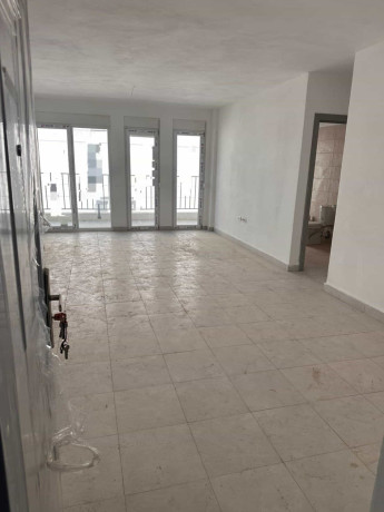 zyre-me-qera-21-tek-5-maji-id-bz2920-tirane-big-0
