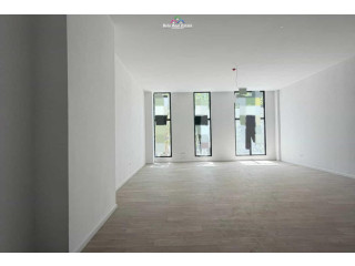 Apartament Me Qera 1+1 Tek Komuna e Parisit (ID B2101659) Tirane