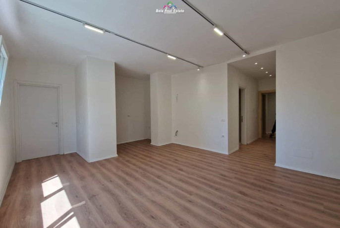 zyre-me-qera-312-tek-pazari-i-ri-id-bz2929-tirane-big-0