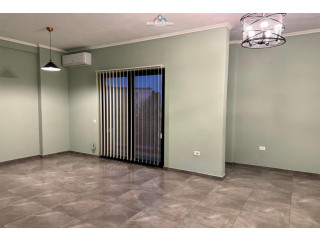 Zyre Me Qera Tek Farmacia 10 (ID BZ2928) Tirane