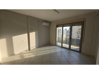 Apartament 2+1 Për Shitje afër njësisë bashkiake 7 te Ish Parku, Tiranë