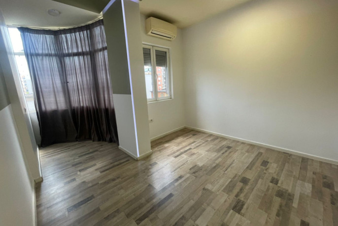 zyre-me-qera-21-tek-sheshi-willson-id-bz2656-tirane-big-0