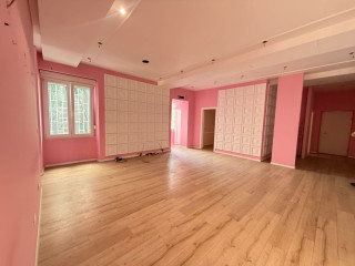 Zyre Me Qera Tek Sheshi Willson (ID BZ2937) Tirane