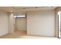 zyre-me-qera-21-tek-liqeni-i-thate-id-bz2939-tirane-small-0