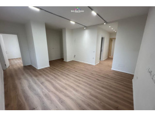Zyre Me Qera 3+1 Tek Pazari i Ri (ID BZ2944) Tirane
