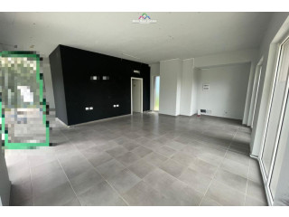 Dyqan Me Qera Ne Ali Dem (ID BD21898) Tirane