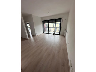 Zyre me Qera Tek Kompleksi Panorama (ID BZ2349) Tirane.1122211
