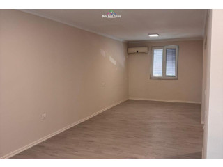 Zyre Me Qera 1+1 Tek 21 Dhjetori (ID BZ2951) Tirane././
