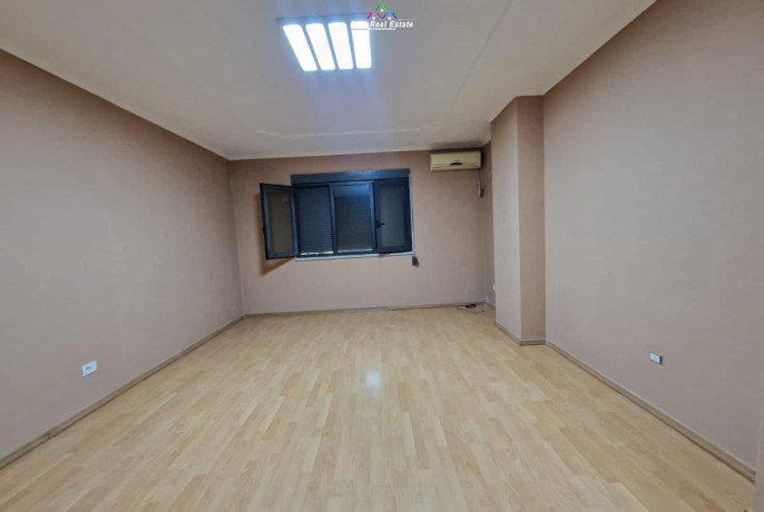 zyre-me-qera-21-ne-qender-id-bz2519-tirane-big-0