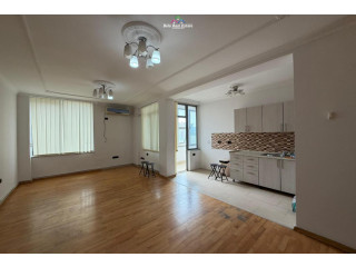 Zyre Me Qera 2+1 Ne Qender (ID BZ2952) Tirane///////