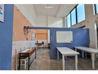 Dyqan me Qera Tek Medreseja ( ID BD21905) Tirane///..////