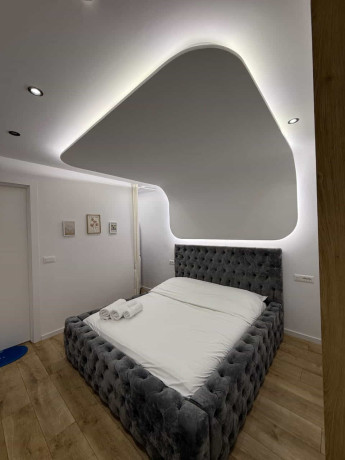 garsioiere-me-qera-tek-21-dhjetori-id-bg139-tirane-big-0