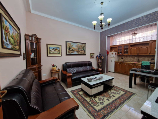 apartament-me-qera-21-prane-ish-ekspozites-id-b221422-tirane-big-0