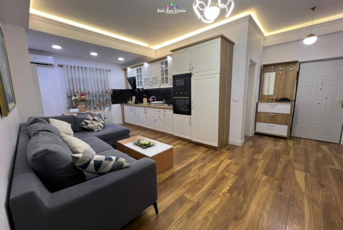 apartament-me-qera-11-ne-bllok-id-b210480-tiraneqera-big-0