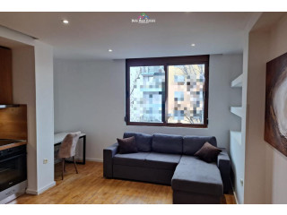 Apartament Me Qera 2+1 Tek Ish Restorant Durresi (ID B2201918) Tirane