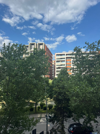 jepet-me-qira-apartament-312-pallati-me-shigjeta-big-0