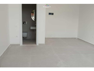 Dyqan Me Qera Tek Jordan Misja (ID BD21913) Tirane