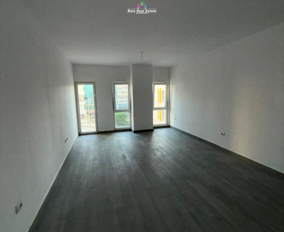 zyre-me-qera-tek-zogu-i-zi-id-bz2975-tirane-big-0