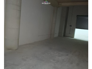 Magazine Me Qera Tek Stacioni i Trenit ( ID BM341) Tirane