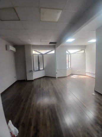 zyre-me-qera-tek-bulevardi-zogu-i-pare-id-bz2990-tirane-big-0
