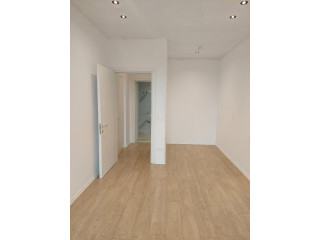 Zyre Me Qera 1+1 Tek Kompleksi Tirana Garden Building (ID BZ2999) Tirane