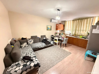 Apartament me qera 2+1 tek Komuna e Parisit (ID B2201974) Tirane