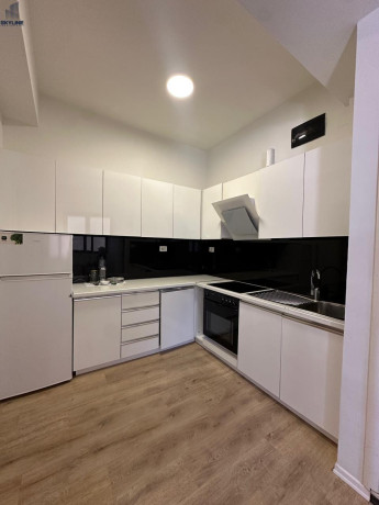 jepet-apartament-me-qera-11-pazari-i-ri-big-1