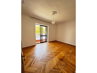 Jepet Ambient Biznesi me Qera-Myslym Shyri