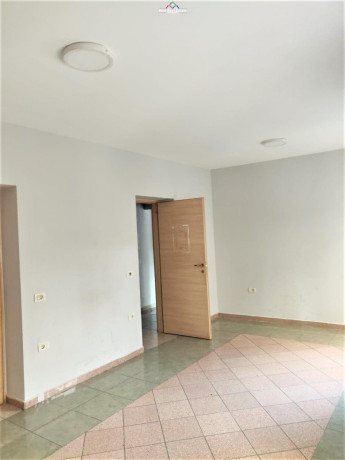 zyre-me-qera-tek-rruga-e-kavajes-id-bz2250-tirane-big-1