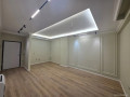 zyre-me-qera-11-tek-komuna-e-parisit-id-bz2809-tirane-small-0
