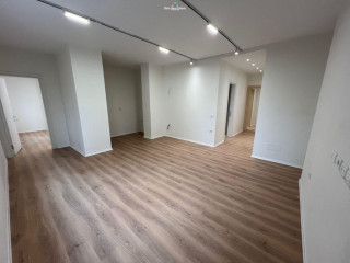 Zyre Me Qera 3+1 Tek Pazari i Ri (ID BZ2944) Tirane.,.,.,