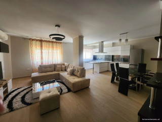 Apartament me qera 2+1 tek Komuna e Parisit (ID B2202017) Tirane.,.,.,